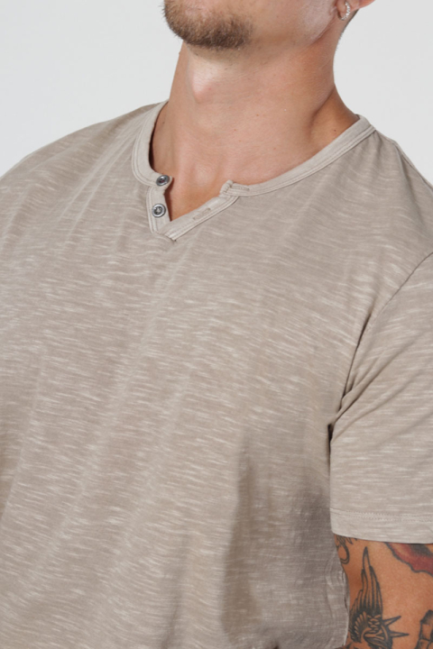 Jack & Jones JJESPLIT NECK TEE SS NOOS Crockery