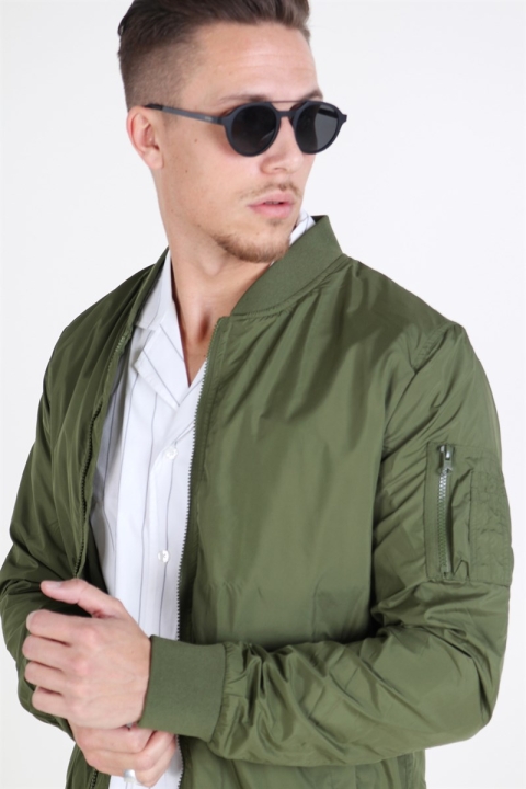 Urban Classics  Light Bomber Veste Olive