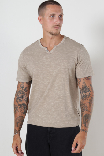JJESPLIT NECK TEE SS NOOS Crockery
